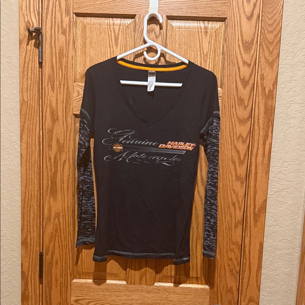 Harley-Davidson Black and Patterned Sleeve V-Neck Top